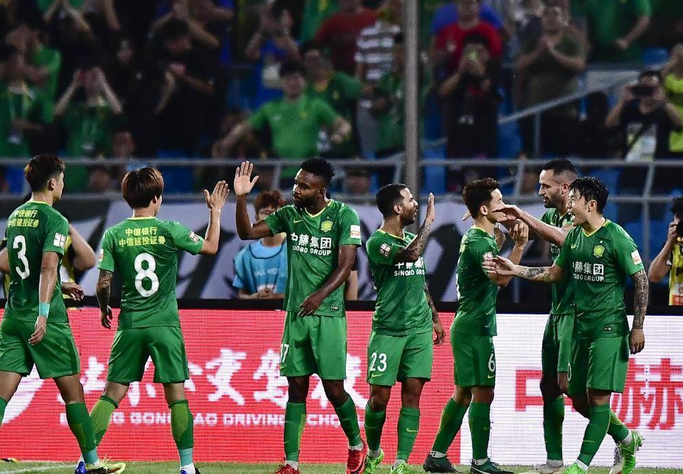 包含国安击败对手，全队合力展现出色表现的词条