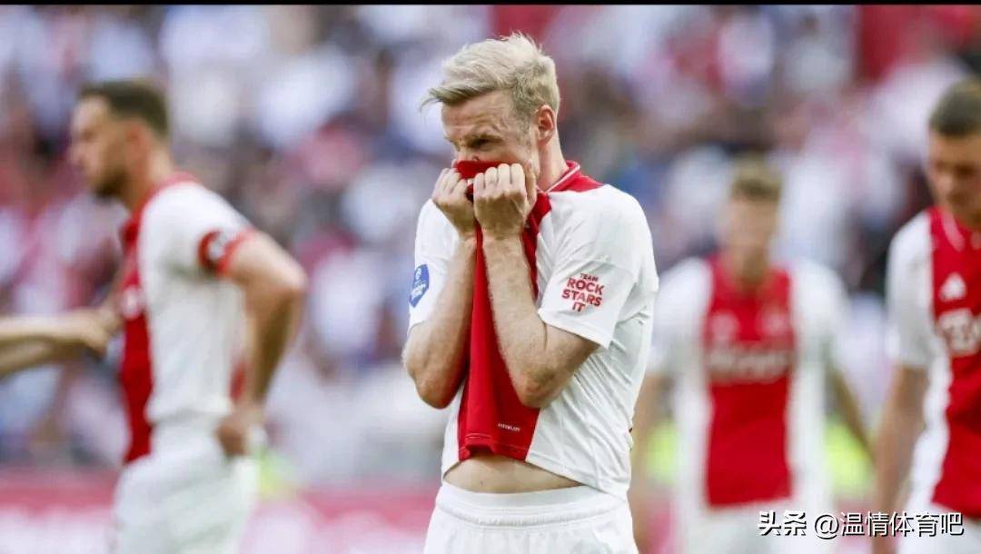 荷甲冠军壮举惊天，通过绝杀领先小组榜首的简单介绍