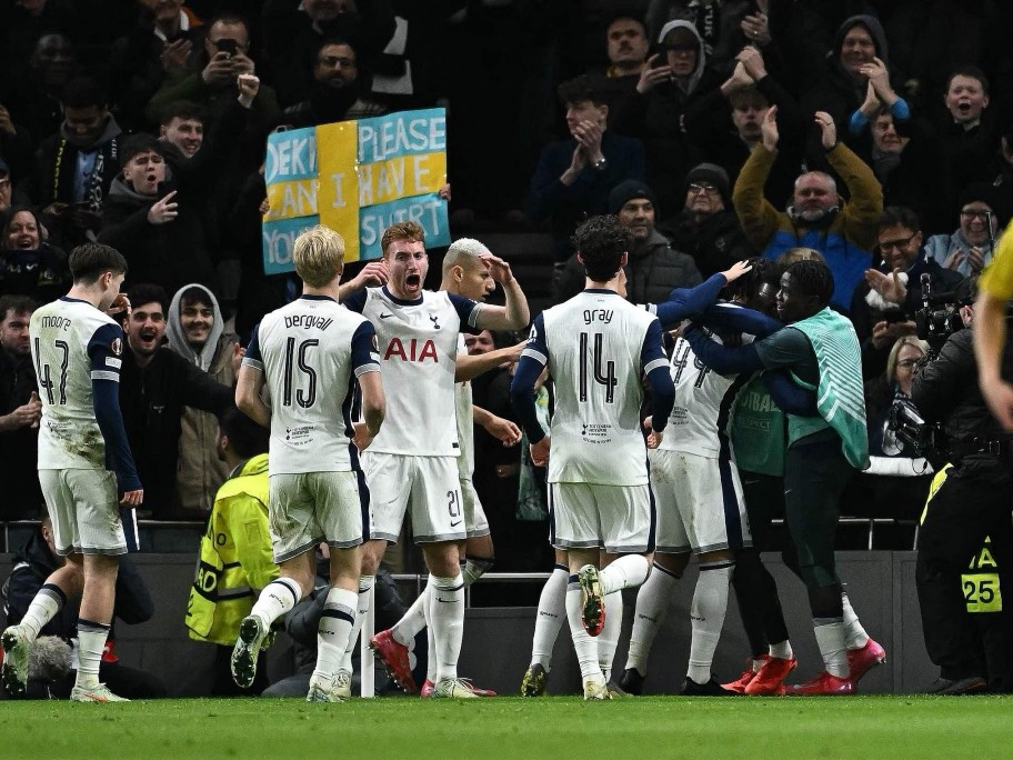 包含拉齐奥客场逆转，暂居欧战资格区的词条