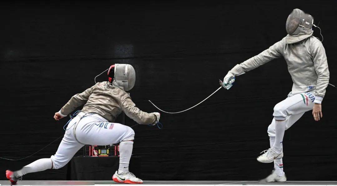 开云体育app-格鲁吉亚击剑选手飒爽夺冠