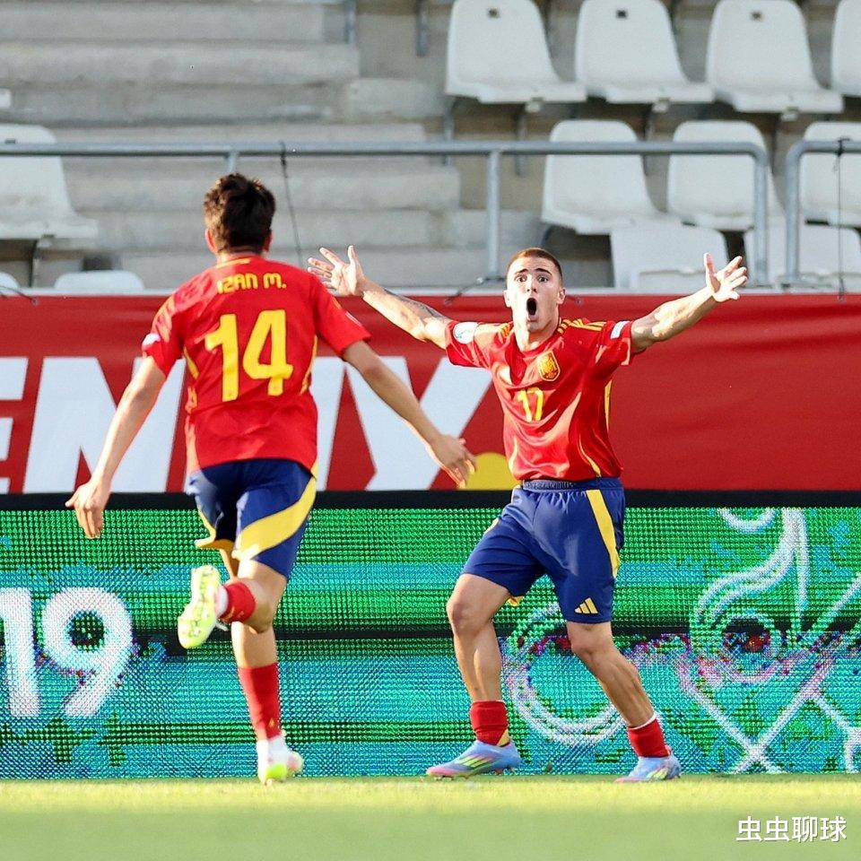 西班牙队在比赛中力挫强敌获胜