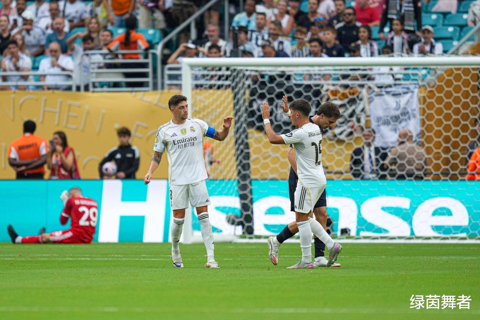 开云下载-尤文图斯后防交接有序，助攻球队保持占据榜首的简单介绍