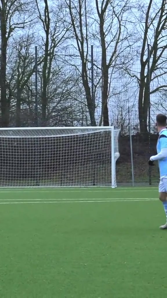 卡迪斯队员因进球技艺成为亮点