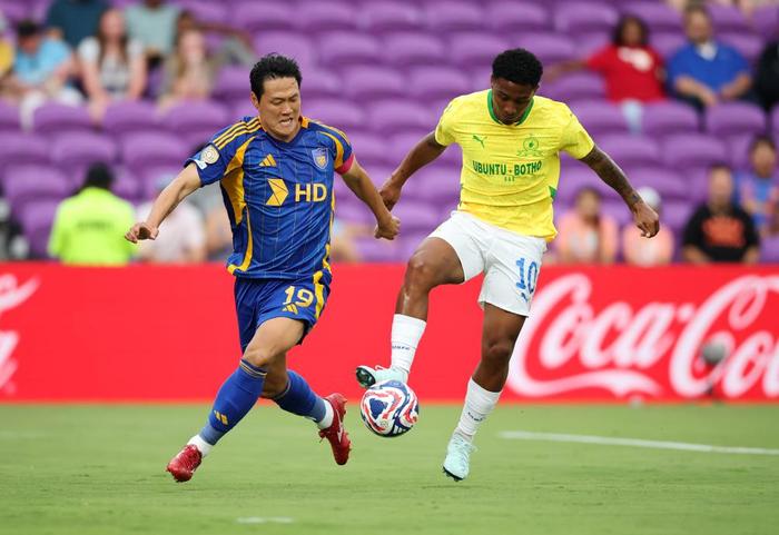 关于非洲球员在比赛中展现实力，耀眼夺目的信息