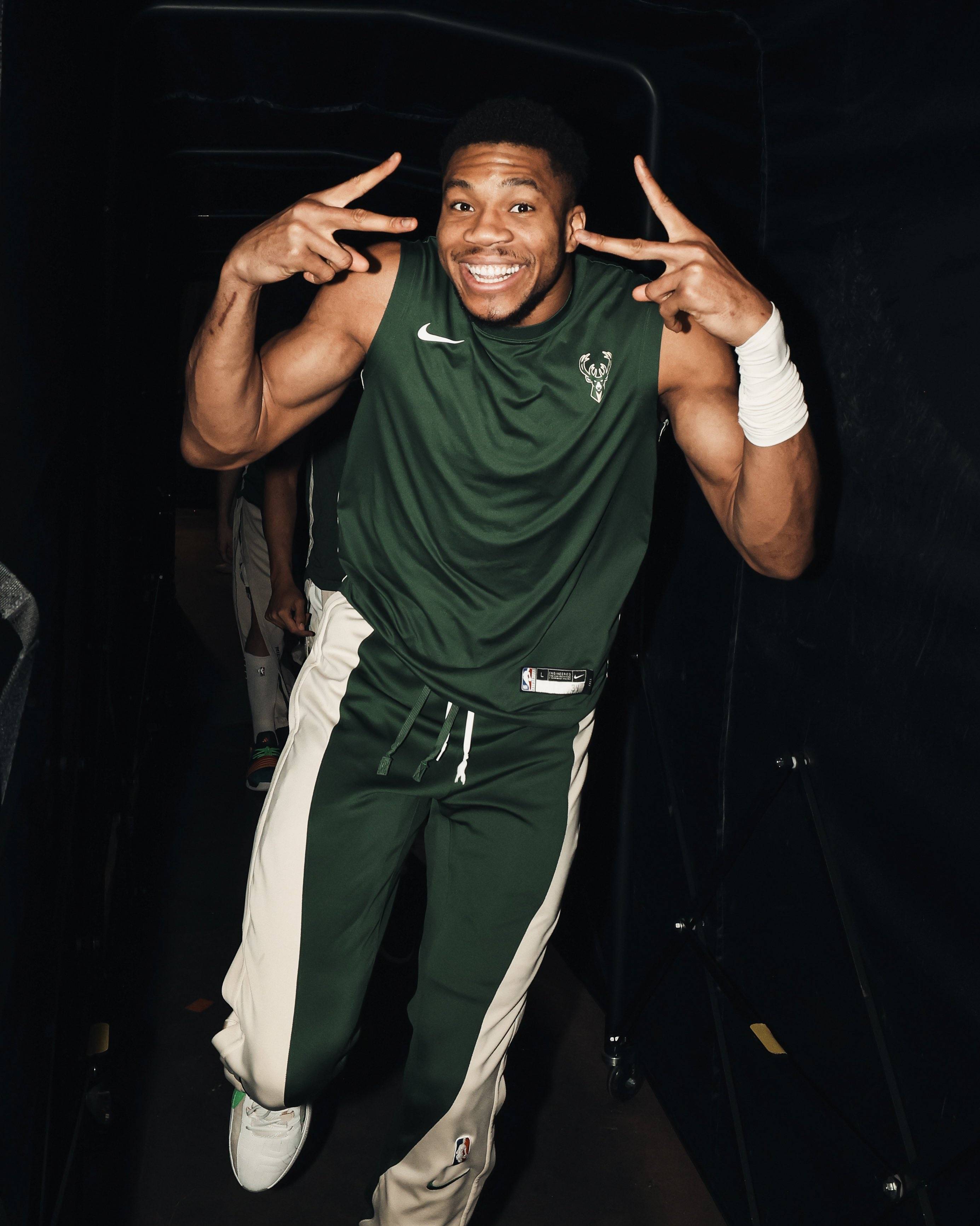 开云体育平台APP-雄鹿击败勇士，字母哥砍下高分的简单介绍