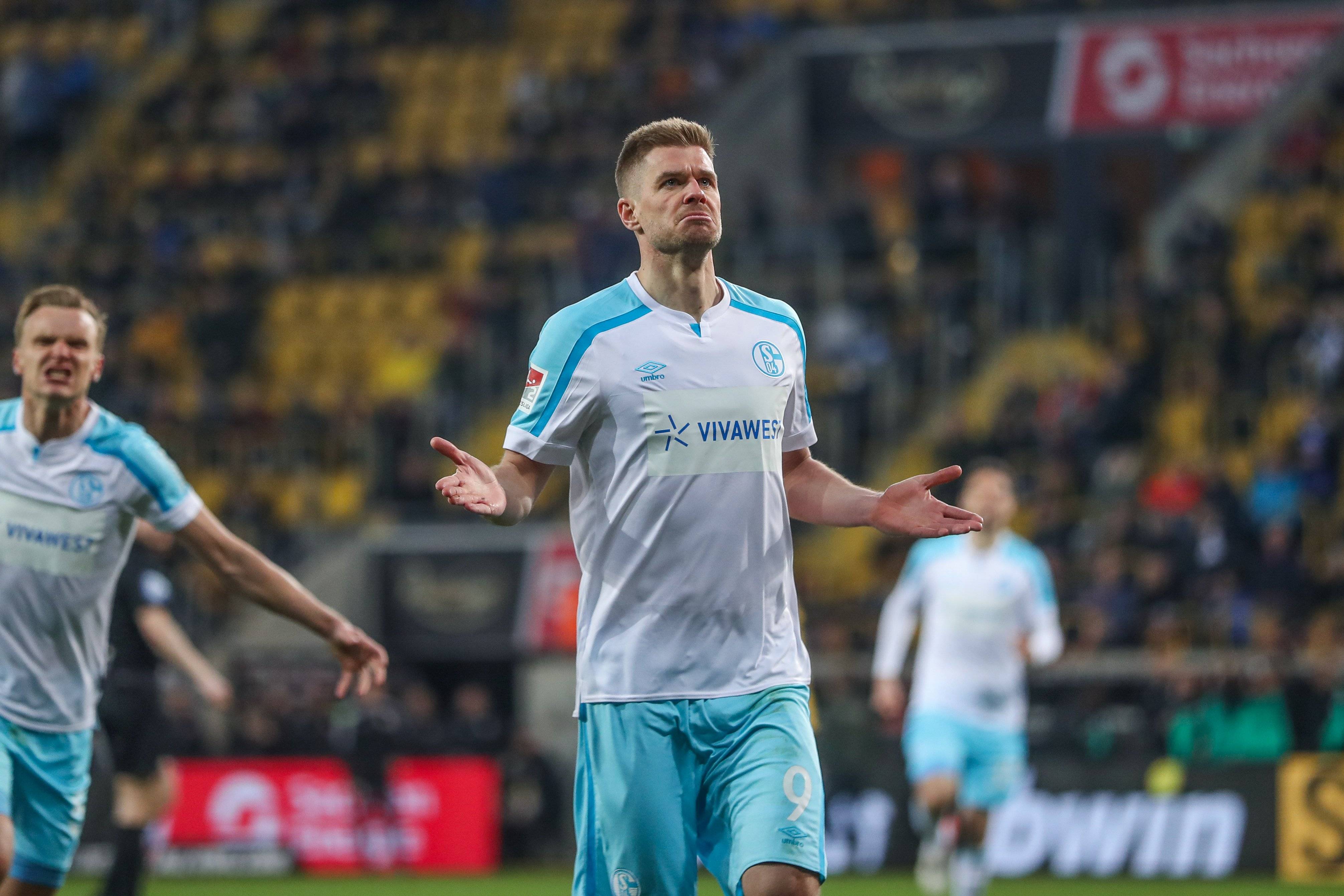 沙尔克迅速出局取得胜利