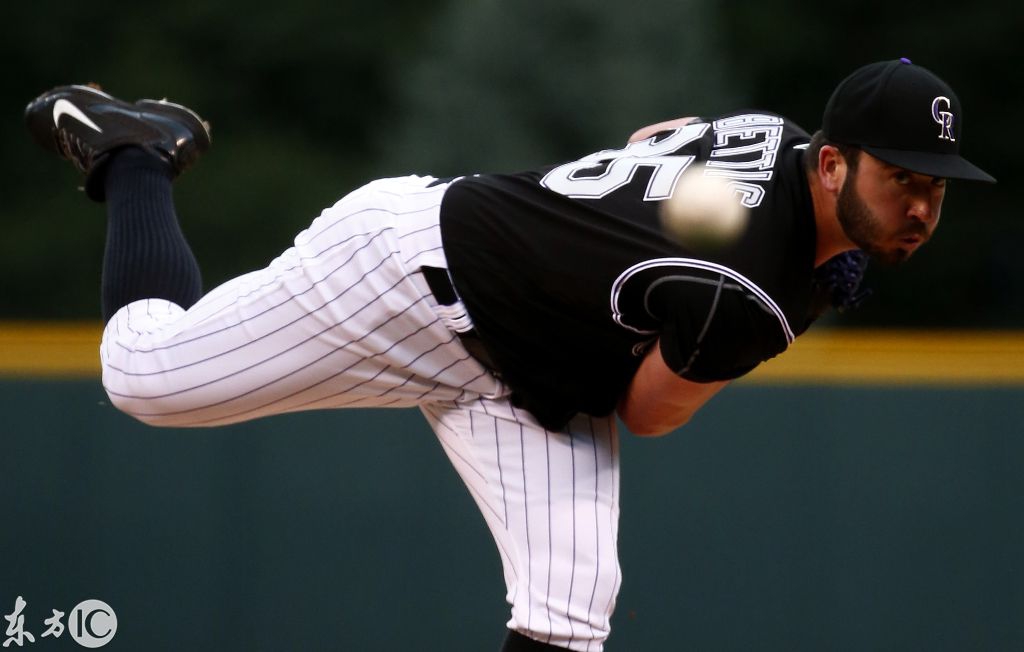 棒球赛事中勇士战胜对手成功逆转