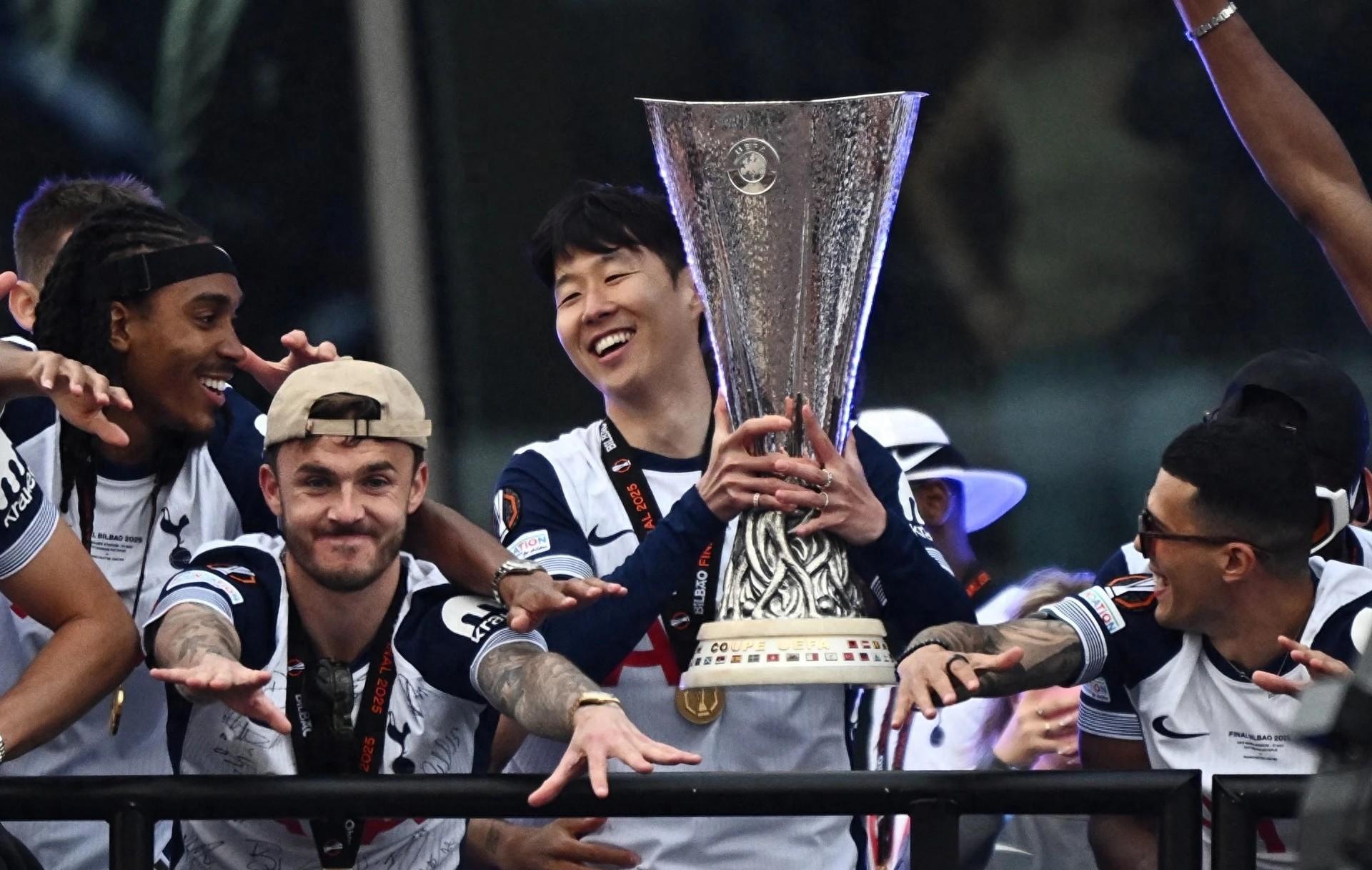 包含东京举行乒乓球比赛，热刺表现遗憾的词条