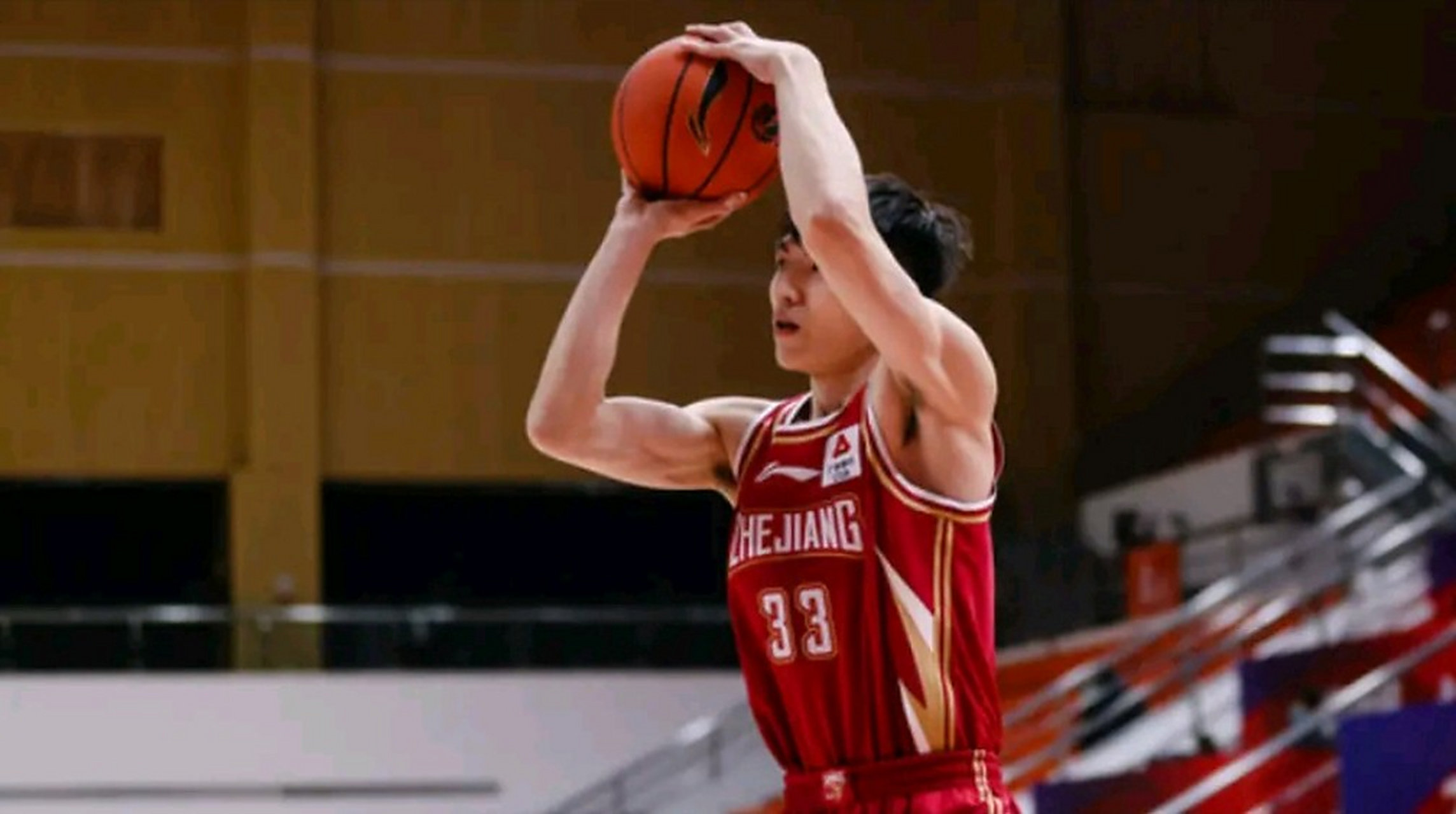 吴前全能发威，广东队晋级CBA总决赛的简单介绍