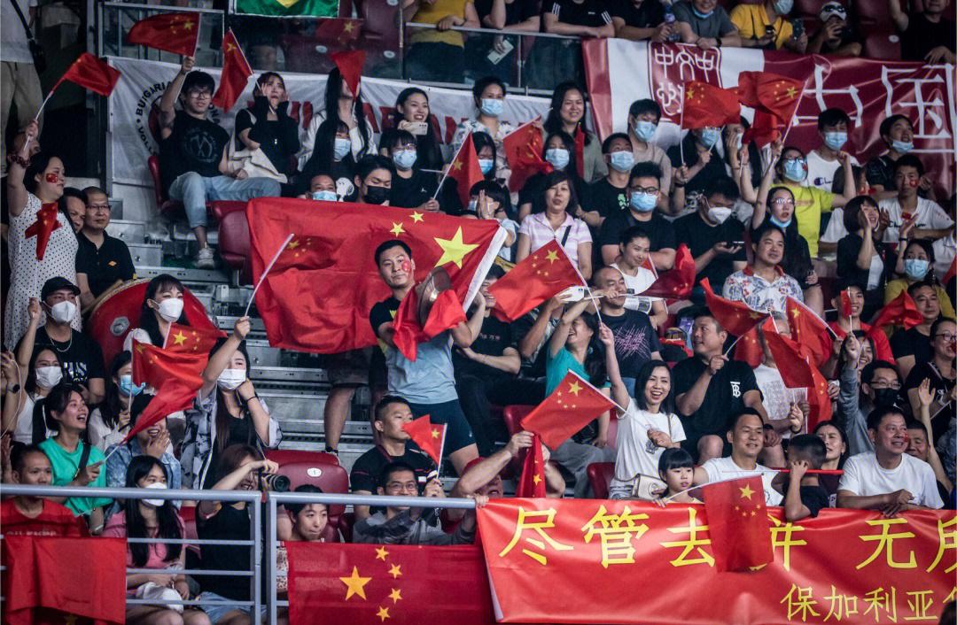 包含梅斯队在比赛中表现抢眼，取得胜利的词条