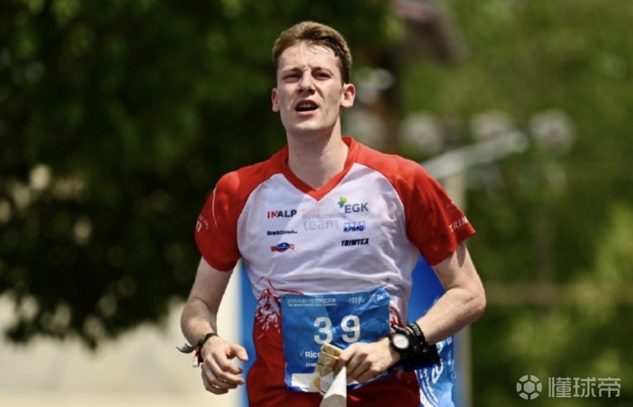 爬坡滑雪比赛中，瑞士运动员勇夺金牌的简单介绍