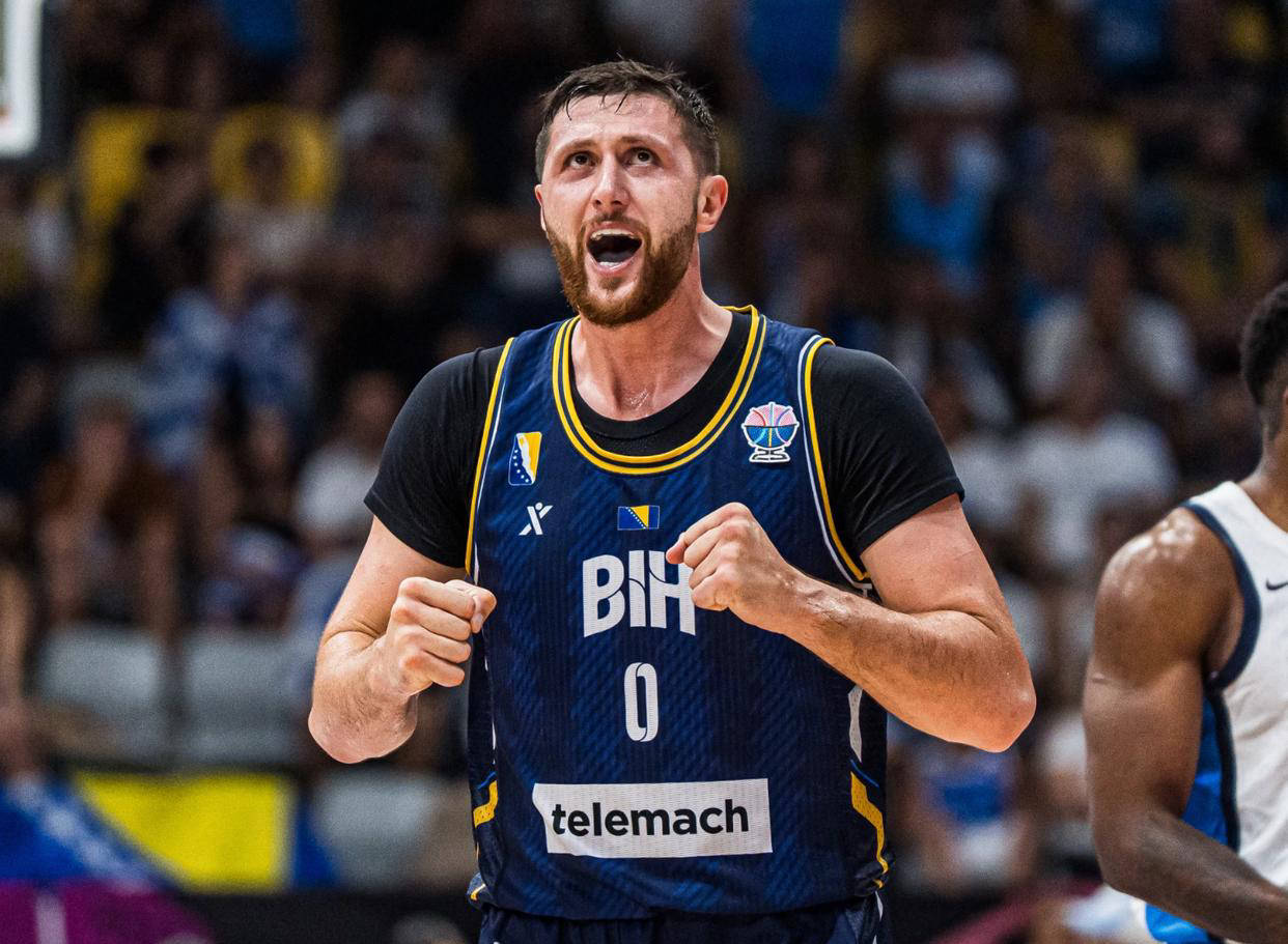 包含希腊运动员发挥抢眼，夺得亚军的词条