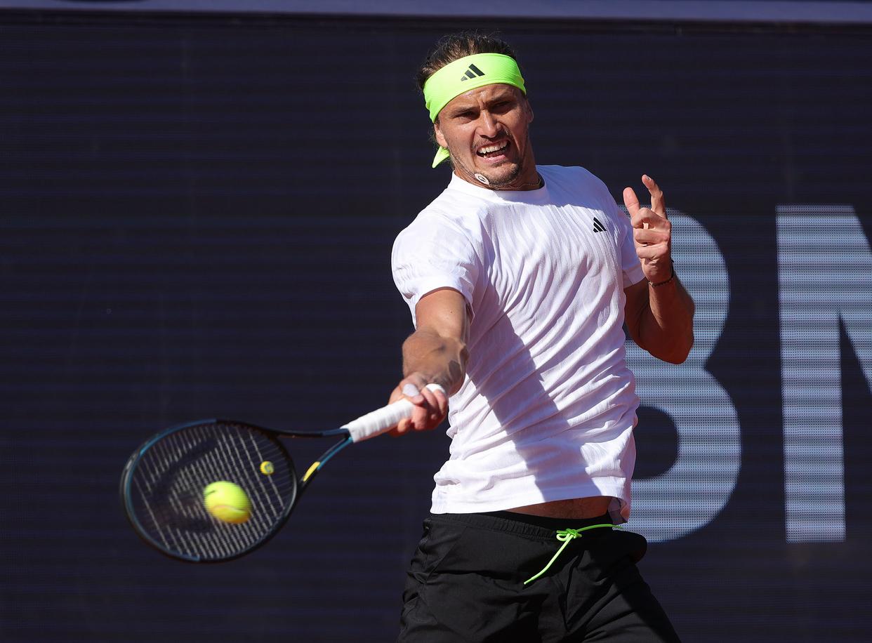 关于日本网球队爆冷西班牙网球队，兹维列夫制霸全场的信息